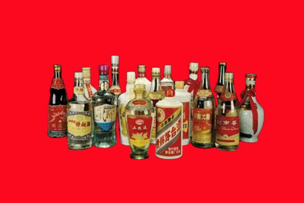 赫章县回收十八老酒.jpg